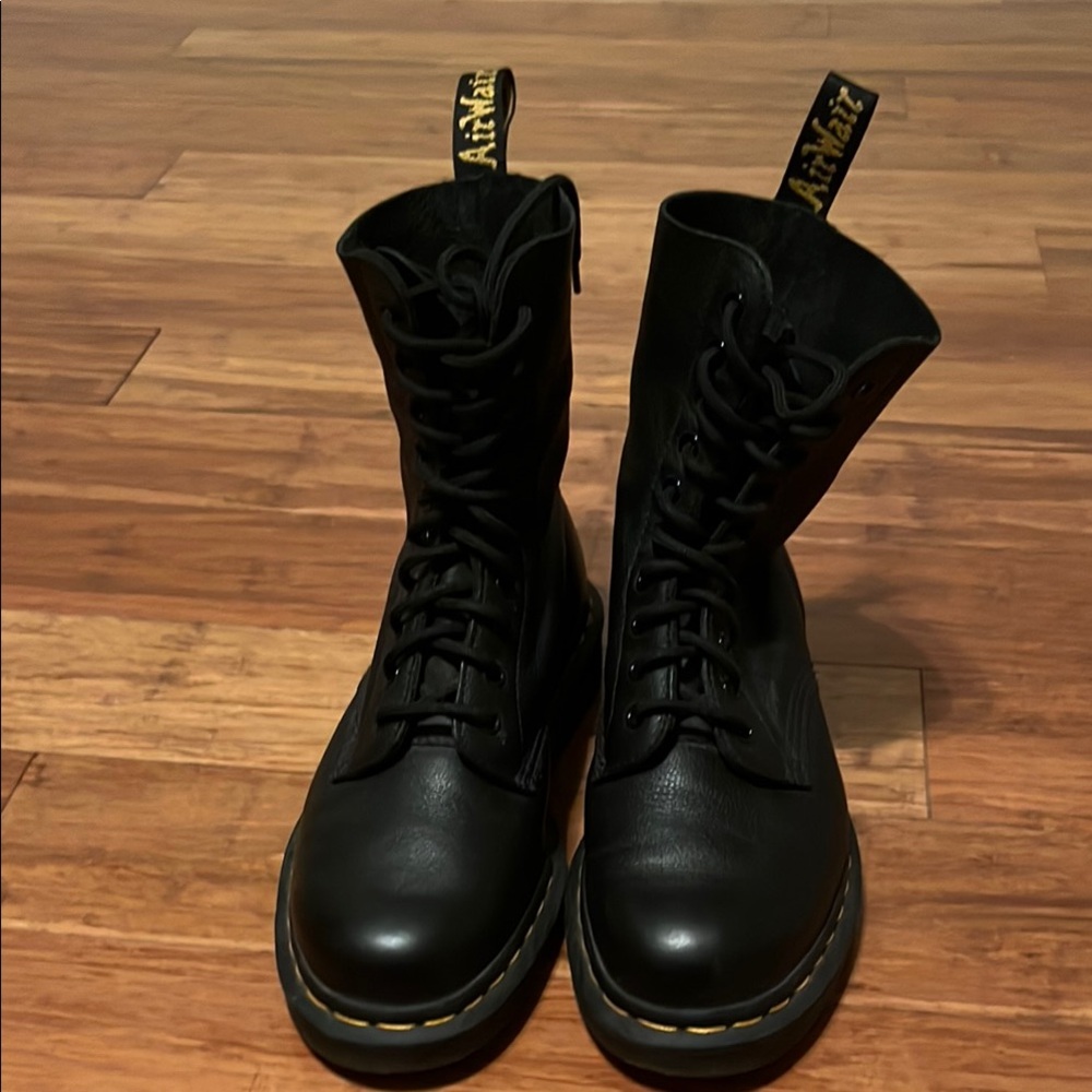 Genuine Dr. Martens Black Leather Boots 1460 pascal boot